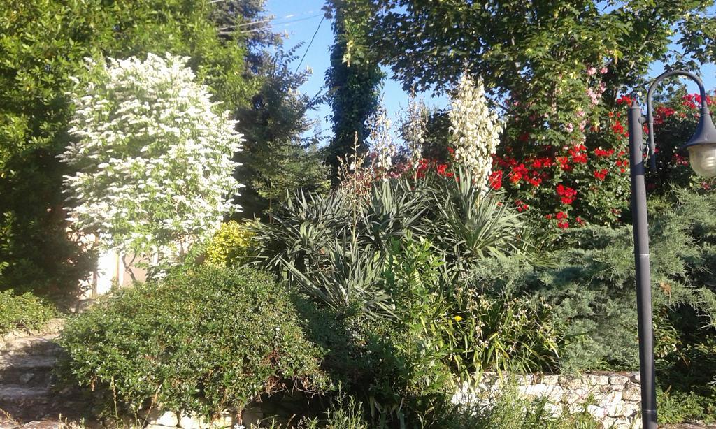Вилла Agriturismo La Solagna Montebello di Bertona Экстерьер фото